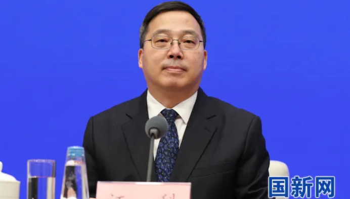 民法典明確多數(shù)業(yè)主同意即可，住建部：推動(dòng)老舊小區(qū)加裝電梯，探索“物業(yè)+養(yǎng)老”新模式(圖1)