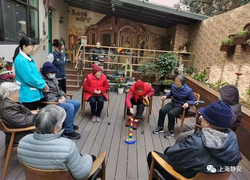 醫(yī)療、康復(fù)、生活照料……這些需求在家門口就能解決！靜安這里正打造“沒有圍墻的養(yǎng)老院”(圖1)
