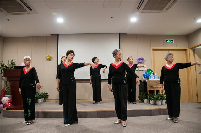 成都養(yǎng)老觀察：責(zé)任與義務(wù)，未來養(yǎng)老院能否代替子女盡孝？(圖1)